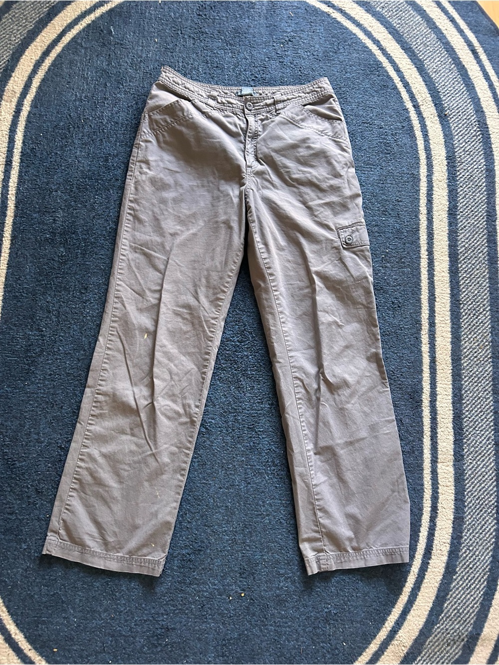 Women's Wide Leg Cargo Pants in Light Gray